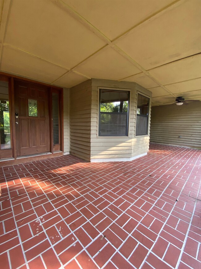 1588 Copperfield Cir, Tallahassee, FL 32312 - photo 4