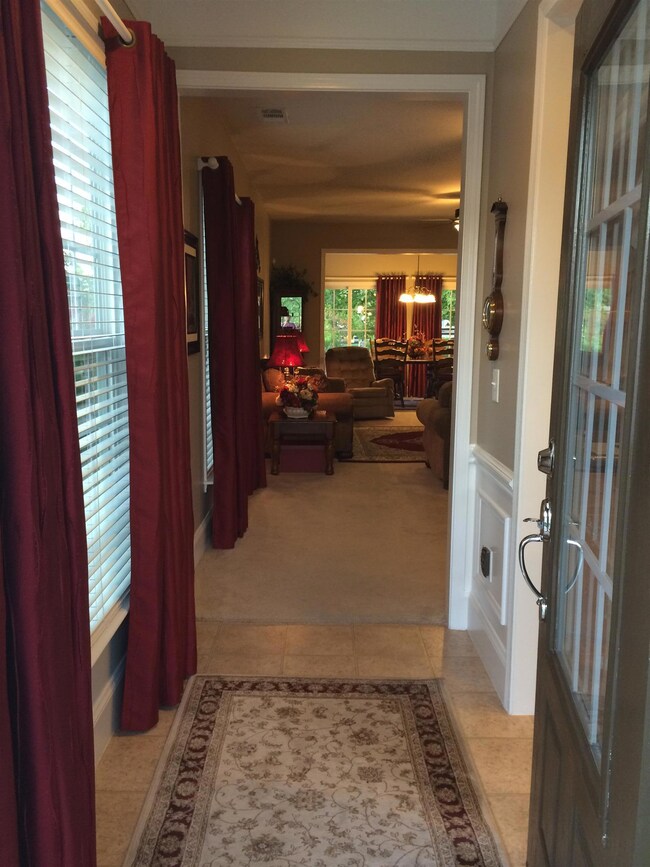 Come on in! Super inviting foyer.