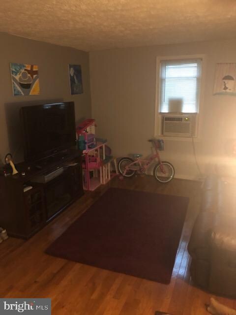 306 Cedarleaf Ave, Capitol Heights, MD 20743 - photo 2