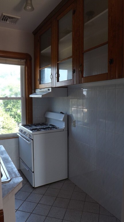 22 Shove St unit 3, Fall River, MA 02724 - photo 6