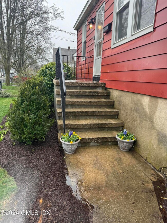 34 Hollow Wood Ln, Greenwich, CT 06831 - photo 2