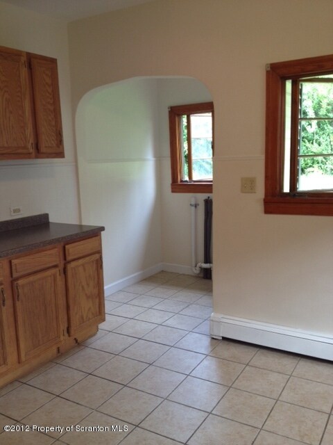 619-621 Larch St, Dunmore, PA 18509 - photo 6