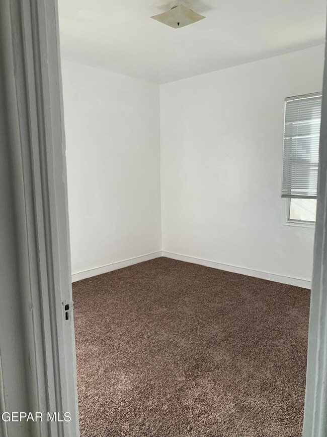 3734 Savannah Ave unit Front, El Paso, TX 79930 - photo 7