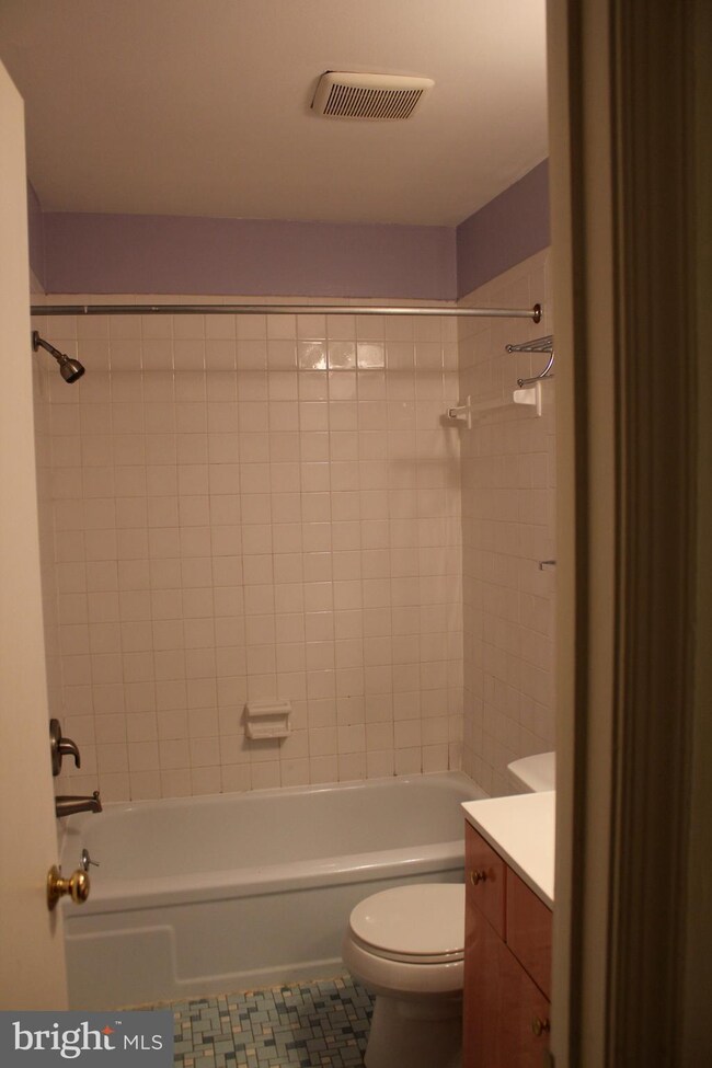 844 Quince Orchard Blvd unit 201, Gaithersburg, MD 20878 - photo 5