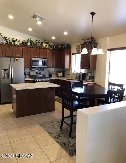 Kitchen eat in