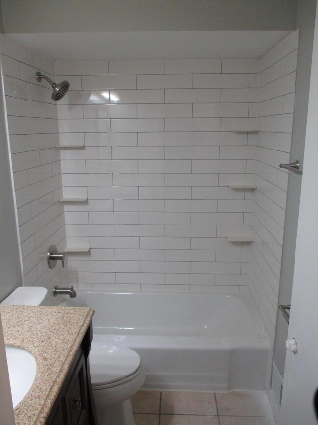 543 Cumberland Dr, Columbus, OH 43213 - photo 4