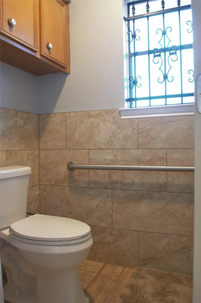 7938 Yellow Pine Dr, Houston, TX 77040 - photo 6