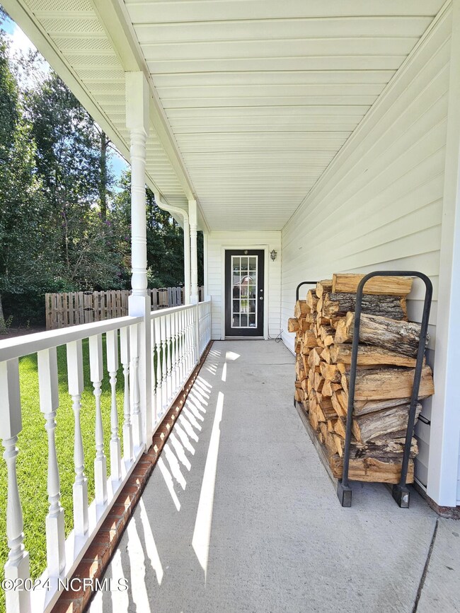 108 Erskine Ct, Jacksonville, NC 28540 - photo 4