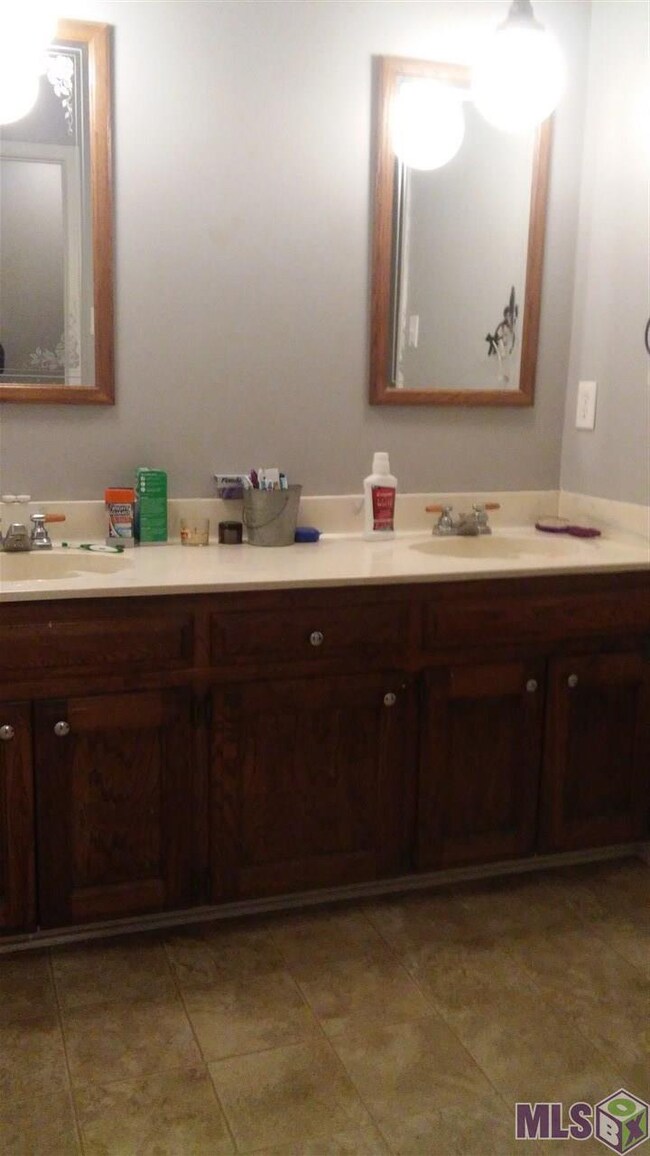 Double vanity in master!