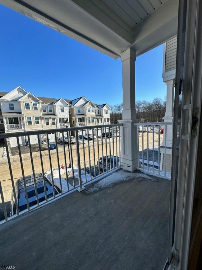 203 Honeysuckle Ln, Warren, NJ 07059 - photo 7