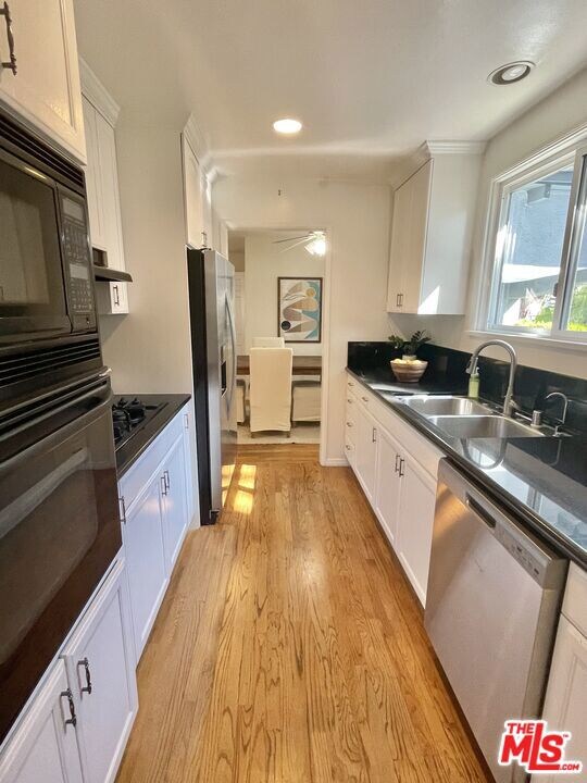 11419 Charnock Rd, Los Angeles, CA 90066 - photo 6