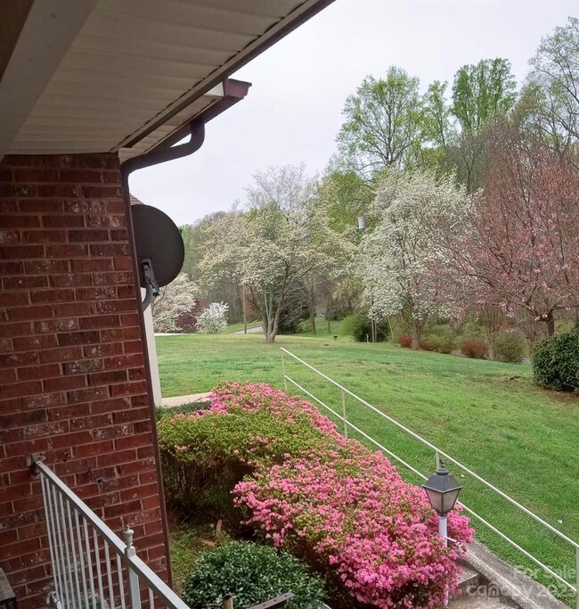 714 Springdale Rd, Statesville, NC 28677 - photo 2