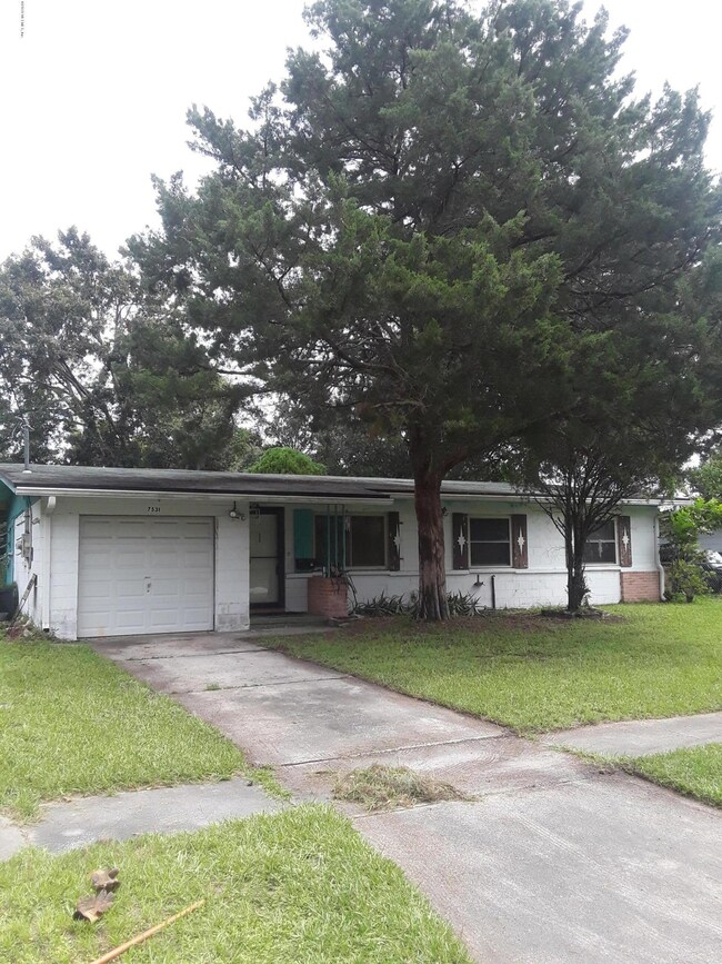 7531 Strato Rd, Jacksonville, FL 32210 - photo 2