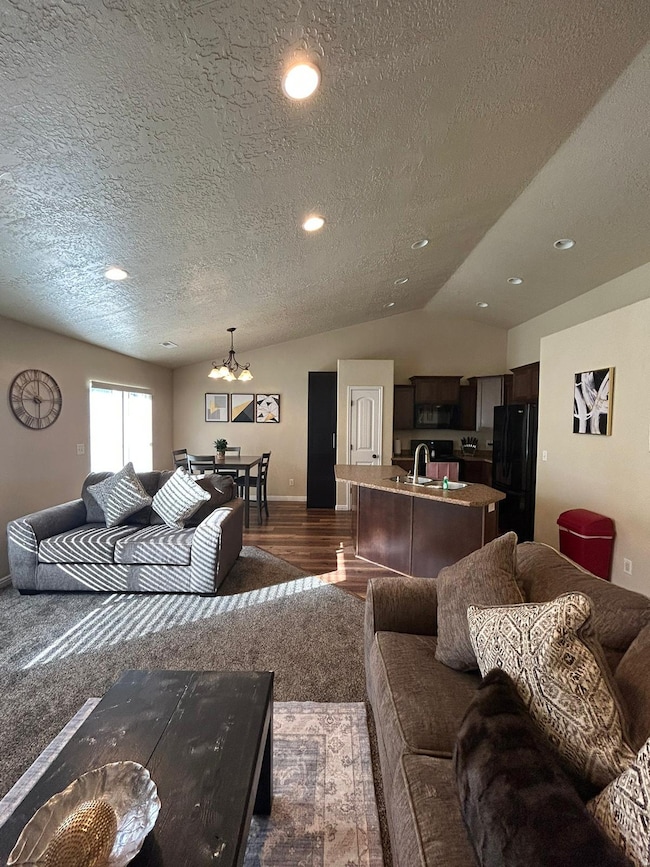 472 E 640 S, Vernal, UT 84078 - photo 7