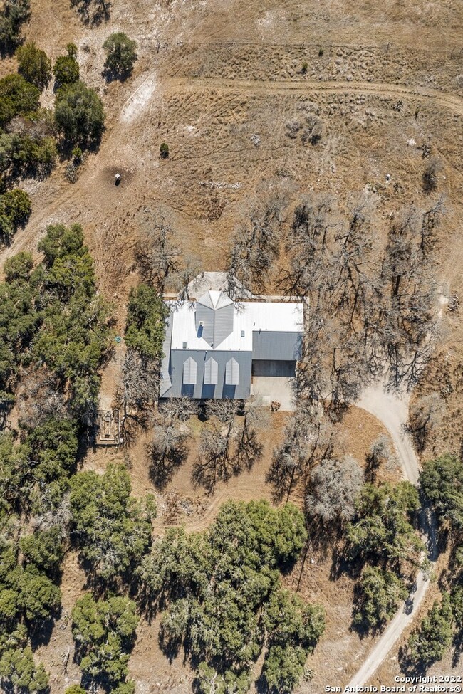 215 Texas Trail, Fredericksburg, TX 78624 - photo 7