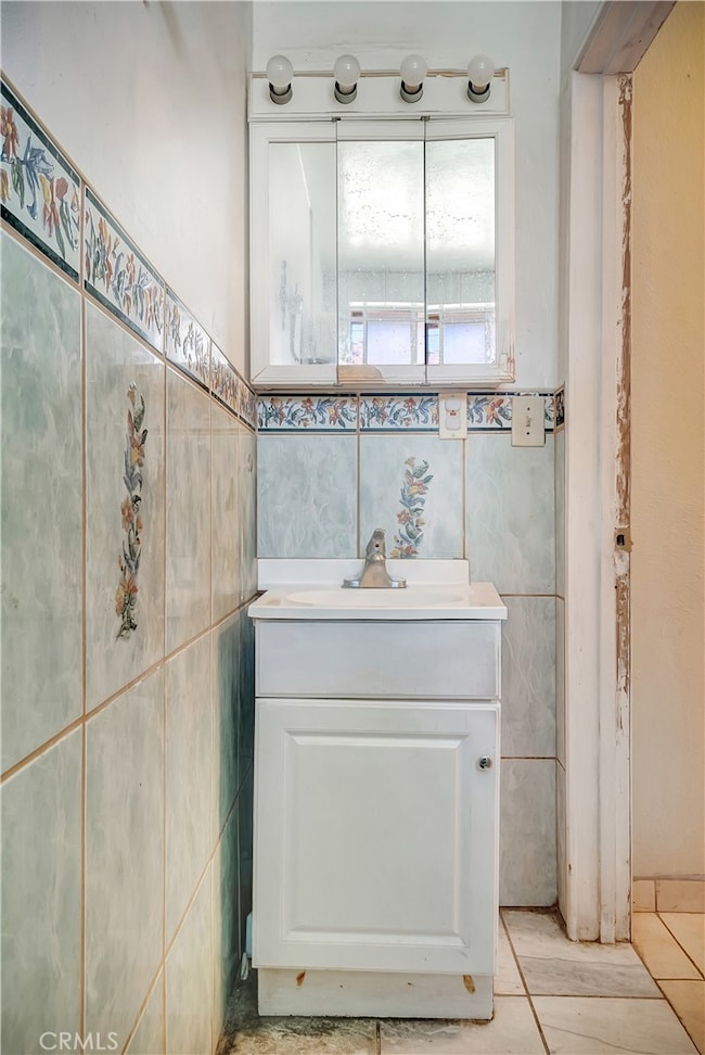 12547 Cometa Ave, San Fernando, CA 91340 - photo 6