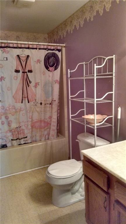 2ND FLOOR FULL BATH.