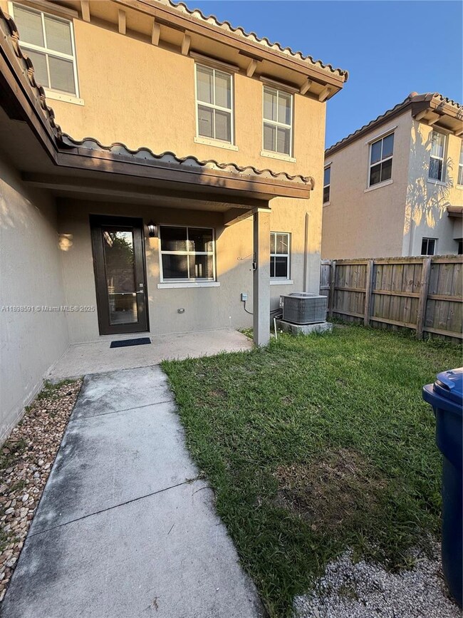 24340 SW 117th Ave unit None, Princeton, FL 33032 - photo 2