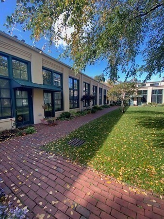155 Brookline St unit 4, Cambridge, MA 02139 - photo 2