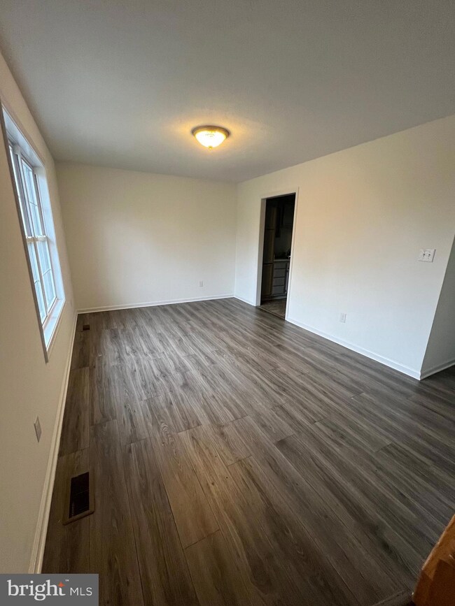 175 W Duck St, Front Royal, VA 22630 - photo 2