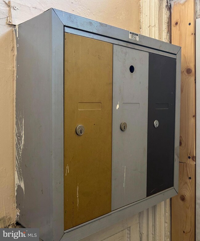 319 E 22nd St, Baltimore, MD 21218 - photo 3