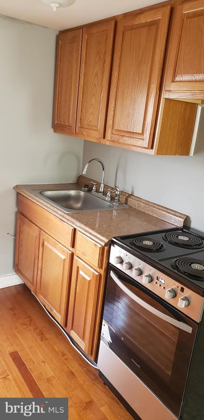 4329 Main St unit 3, Philadelphia, PA 19127 - photo 6