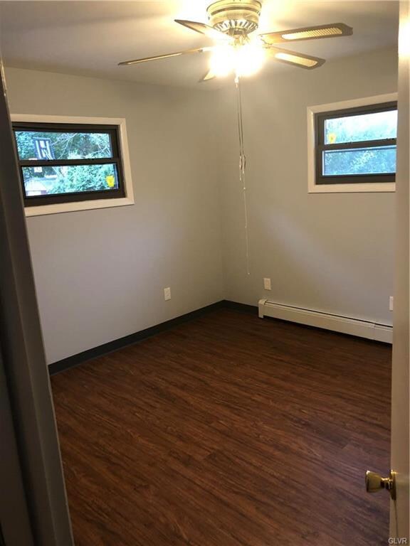 1723 Schoenersville Rd, Bethlehem, PA 18018 - photo 6