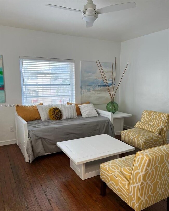 215 30th St unit 13, Miami Beach, FL 33140 - photo 2