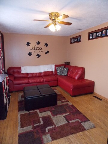 99 Sparrow Rd, Carpentersville, IL 60110 - photo 3