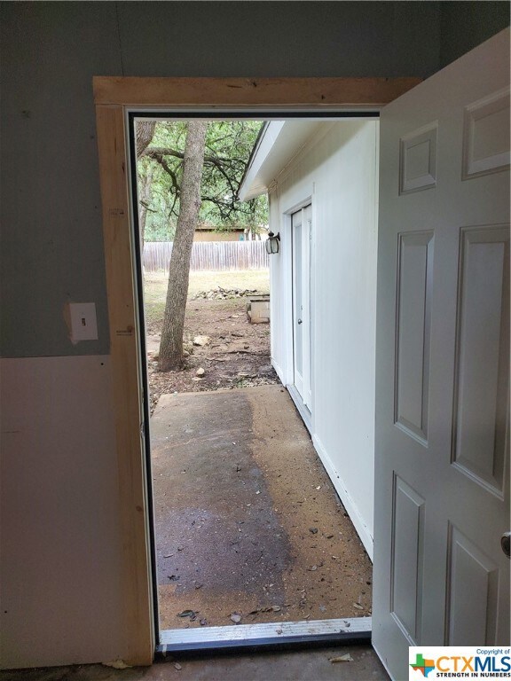 908 Dartmouth St, San Marcos, TX 78666 - photo 3