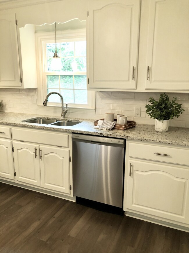 222 Durham St, McMinnville, TN 37110 - photo 3