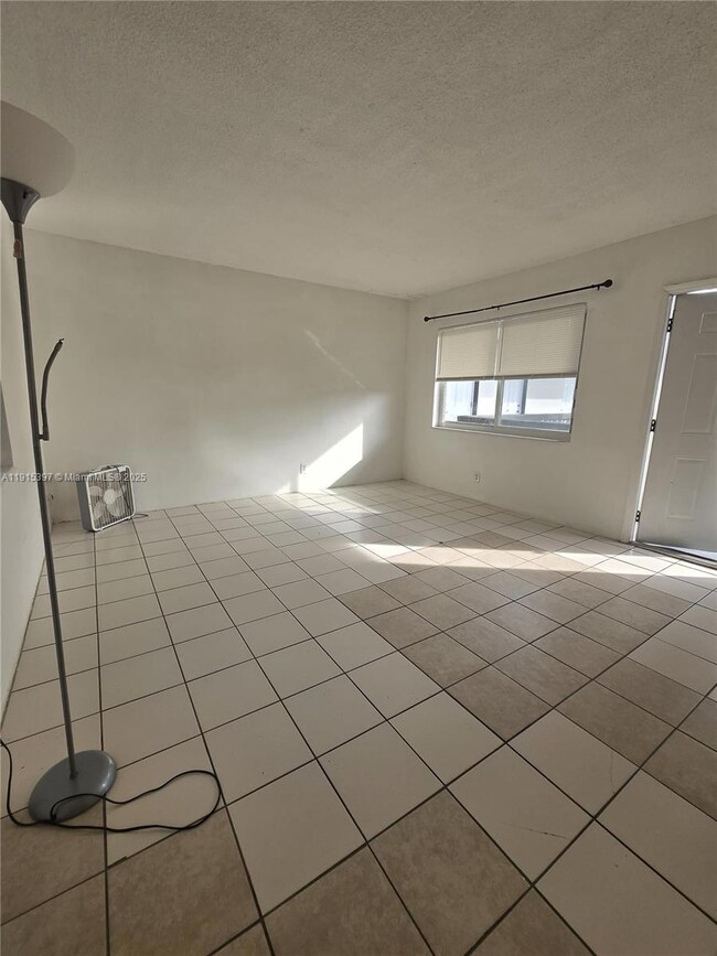 1400 N 17th Ave unit 17, Hollywood, FL 33020 - photo 5