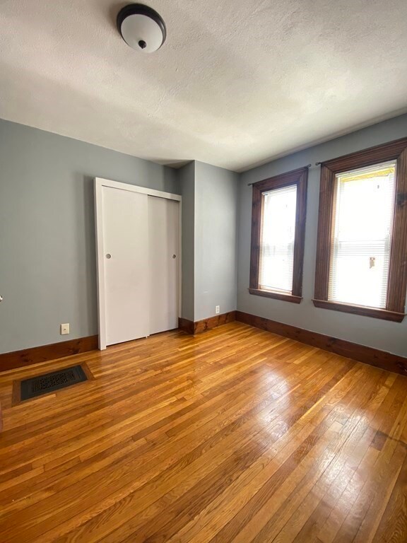 6 Spencer St unit 1, Lynn, MA 01905 - photo 5