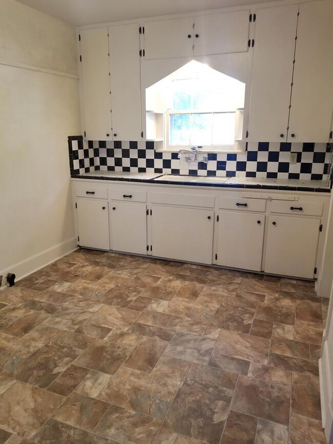 2917 Avenue I, Bay City, TX 77414 - photo 7