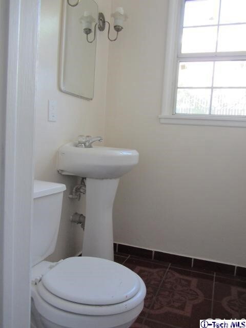 14744 Ararat St, Sylmar, CA 91342 - photo 3