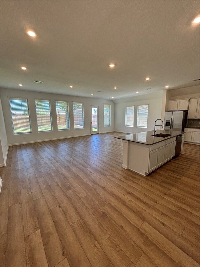 18008 Brennie Bird Ln, Grangerland, TX 77302 - photo 2