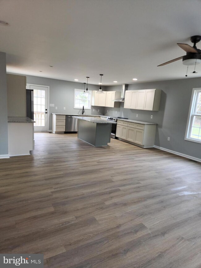 3292 Swover Creek Rd, Edinburg, VA 22824 - photo 7