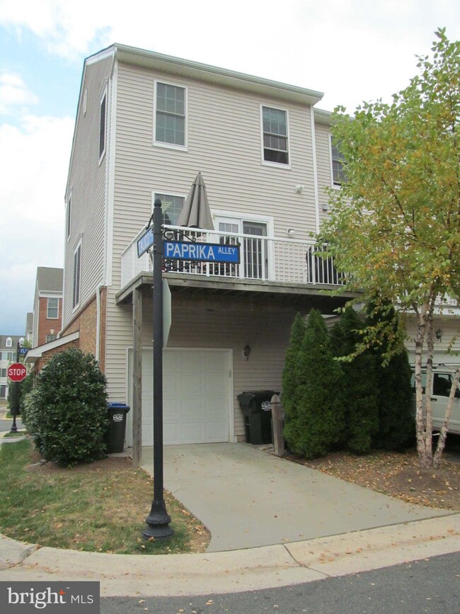 42791 Flannigan Terrace unit 16F, Chantilly, VA 20152 - photo 3