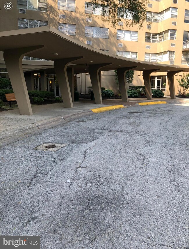 Radnor House unit 926, Bryn Mawr, PA 19010 - photo 2