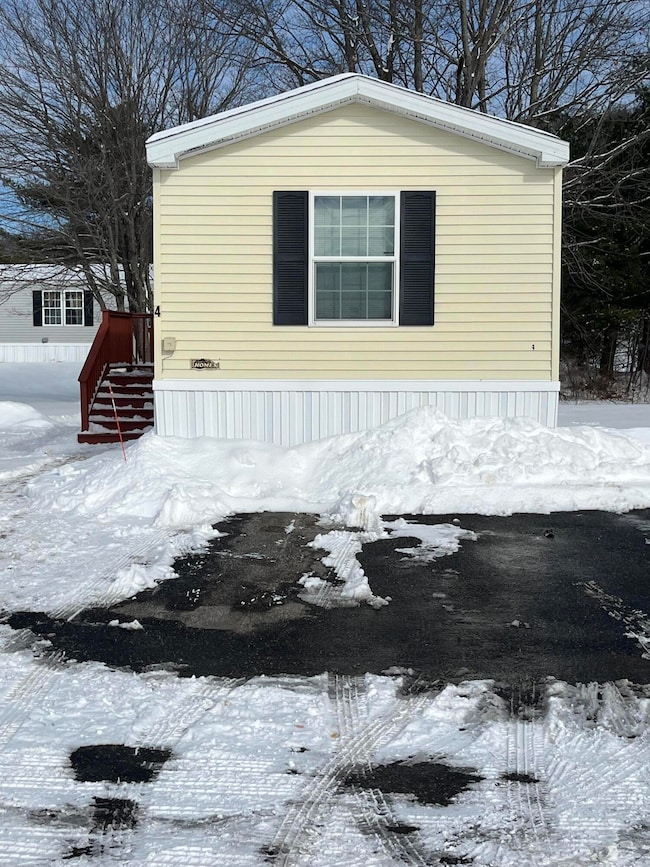 4 Pinetree Lane