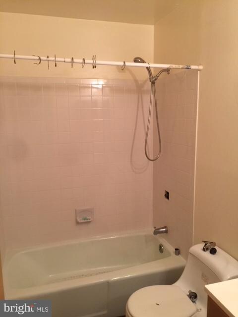 8720 Village Square Dr, Alexandria, VA 22309 - photo 7