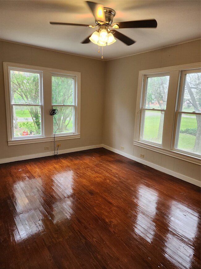 2308 Avenue D, Bay City, TX 77414 - photo 3