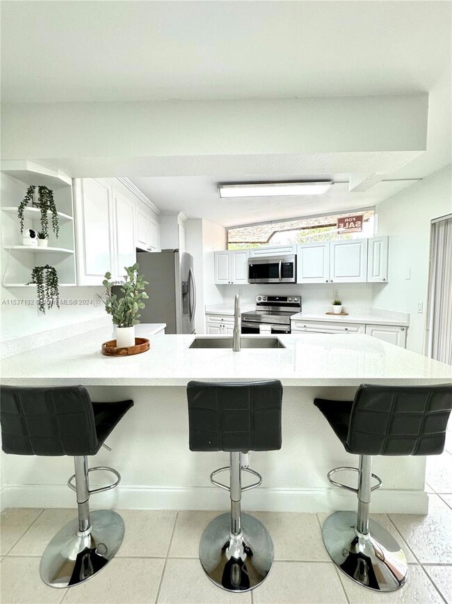 8273 Severn Dr unit B, Boca Raton, FL 33433 - photo 3