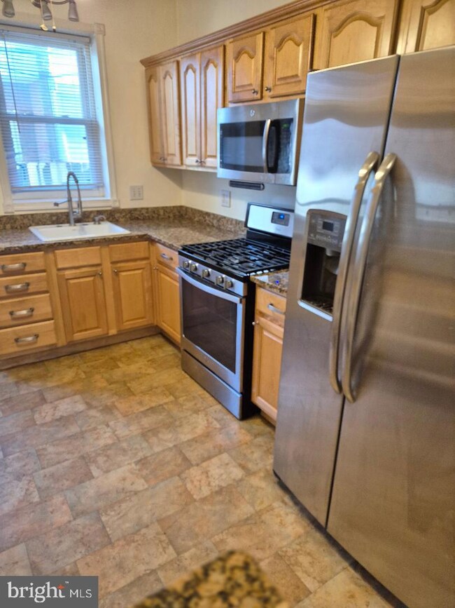 2417 S Opal St, Philadelphia, PA 19145 - photo 5