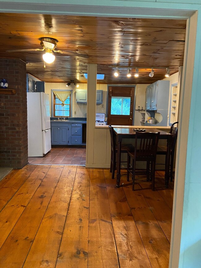 512 Hinesburg Rd, Brattleboro, VT 05301 - photo 4