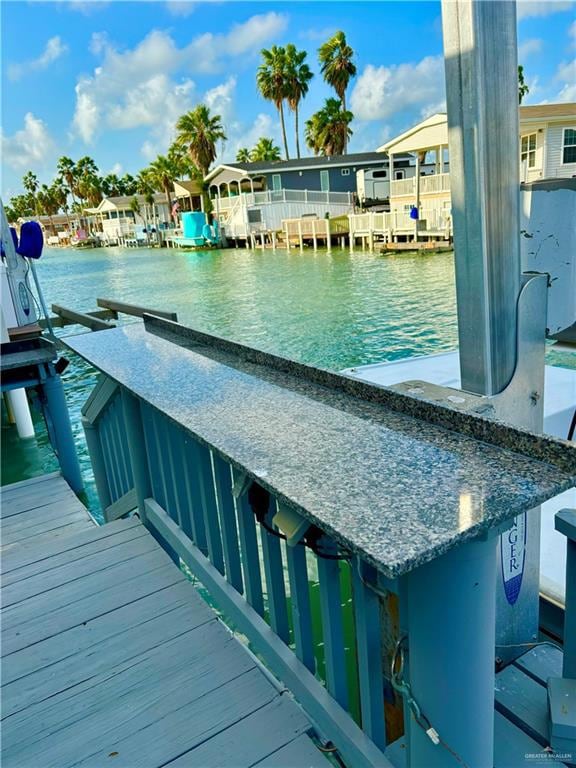 WOW, WHAT A NICE COUNTER TOP AREA!!