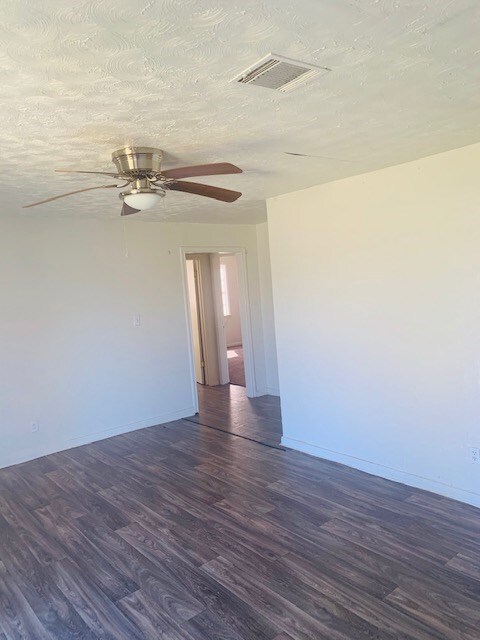 831 W Rittenhouse Rd, Houston, TX 77091 - photo 2