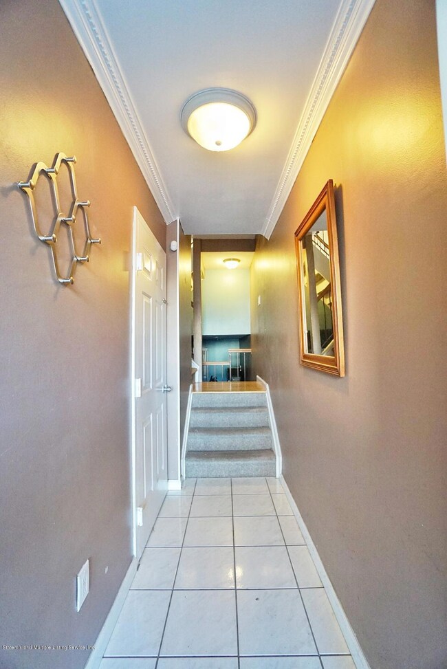 47 Simmons Loop, Staten Island, NY 10314 - photo 3