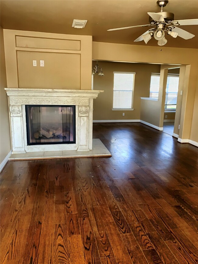 8507 Black Tern Ln, Houston, TX 77040 - photo 4