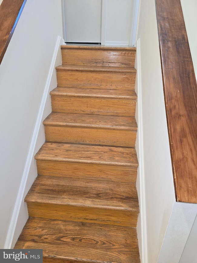 9102 Canterbury Riding, Laurel, MD 20723 - photo 2